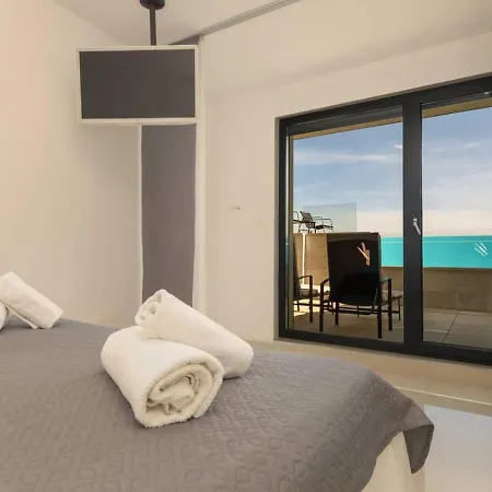 Villa The Boat For 6 2 Near With Sea View & Infinity Pool At Balcony