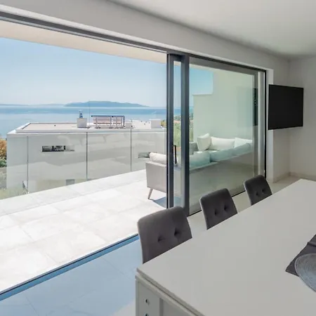 The Boat For 6 2 Near With Sea View & Infinity Pool At Balcony Villa