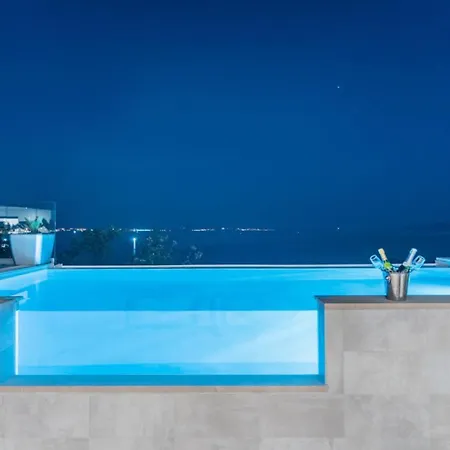 The Boat For 6 2 Near With Sea View & Infinity Pool At Balcony Villa *