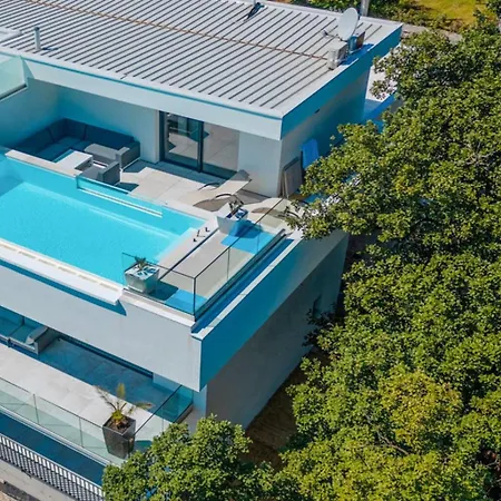 The Boat For 6 2 Near With Sea View & Infinity Pool At Balcony Opatija