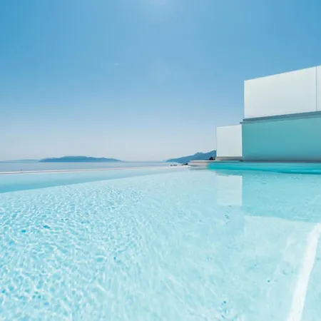 The Boat For 6 2 Near With Sea View & Infinity Pool At Balcony